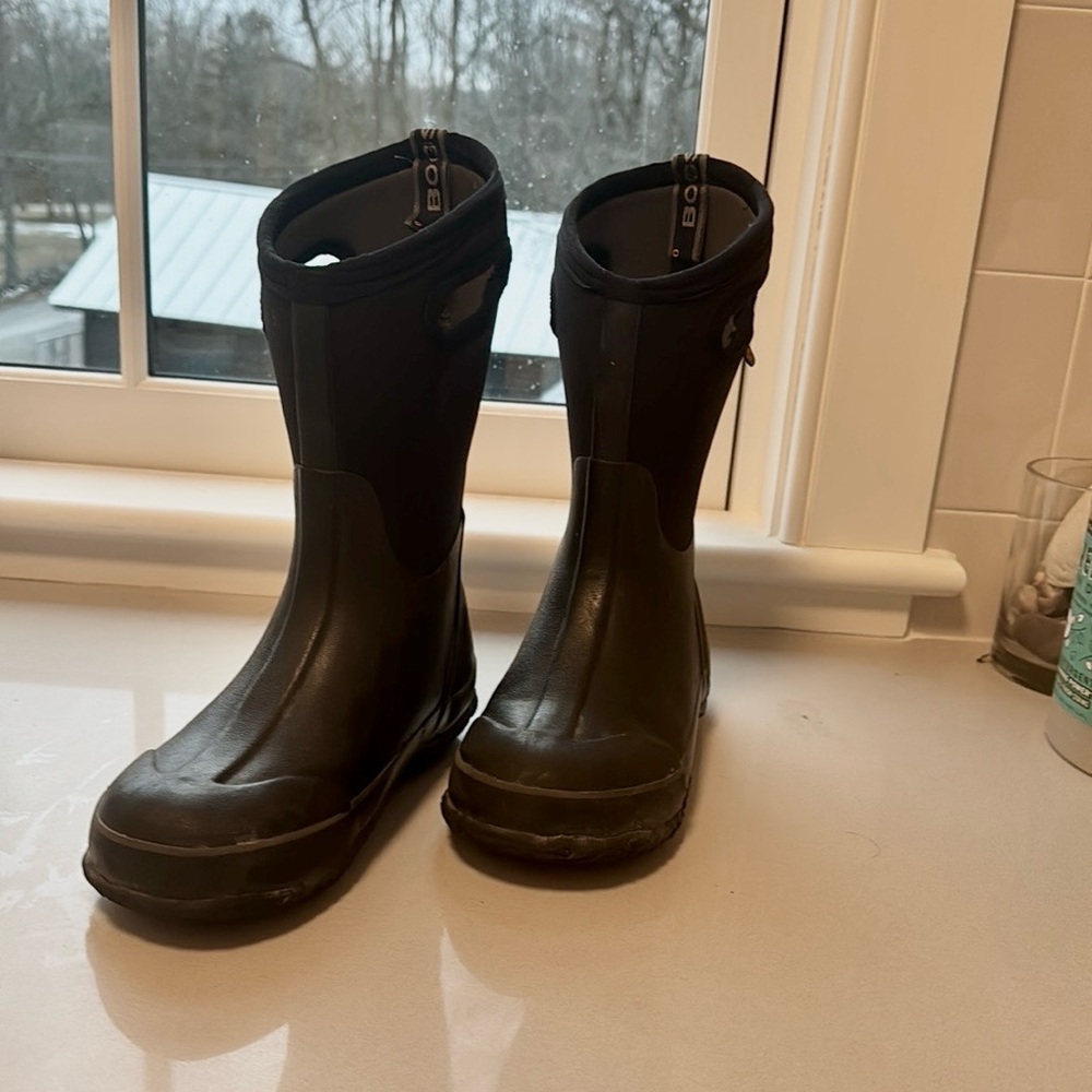 BOGS Winter Boots US 4/ EURO 37 Black